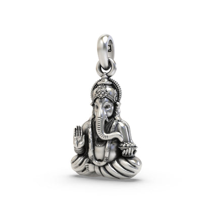 Oxidized Ganpati Bapa pendant craftsmanship angle,